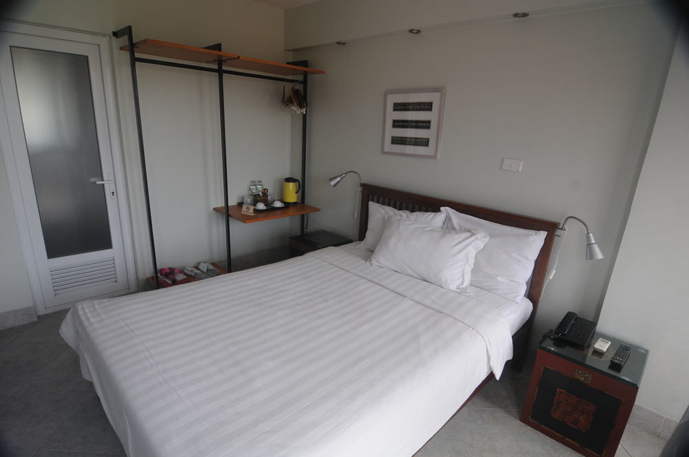 Iris Boutique Hotel Hanoi Buitenkant foto
