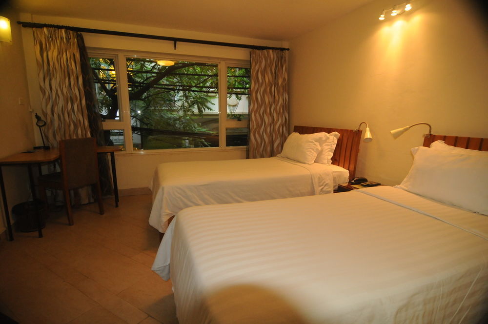 Iris Boutique Hotel Hanoi Buitenkant foto