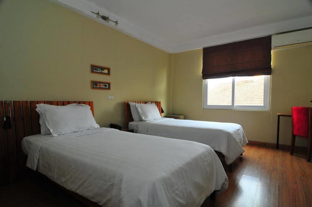 Iris Boutique Hotel Hanoi Buitenkant foto