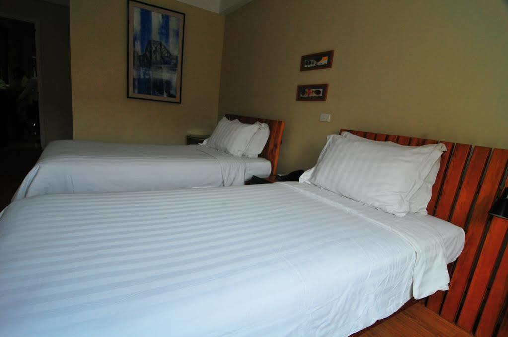 Iris Boutique Hotel Hanoi Buitenkant foto