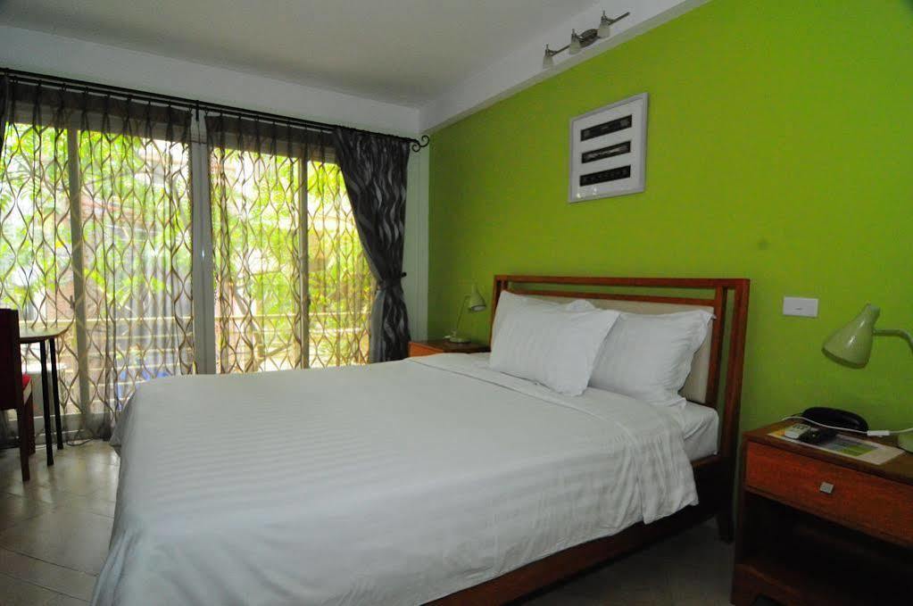 Iris Boutique Hotel Hanoi Buitenkant foto