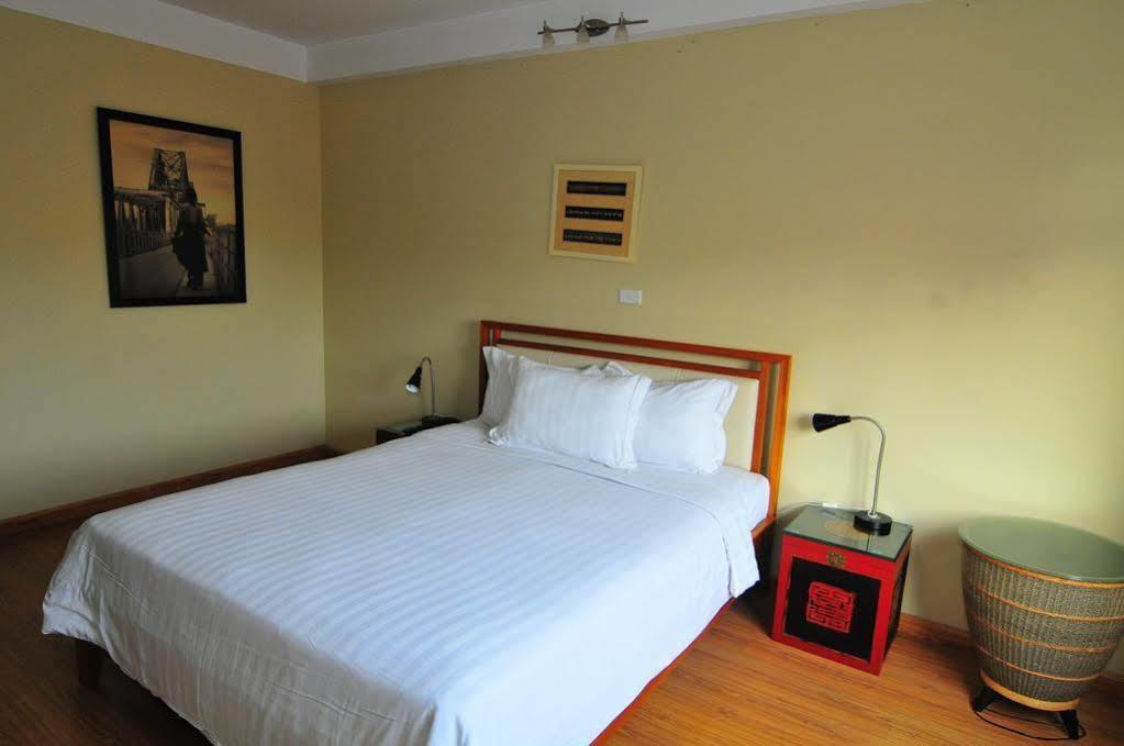 Iris Boutique Hotel Hanoi Buitenkant foto
