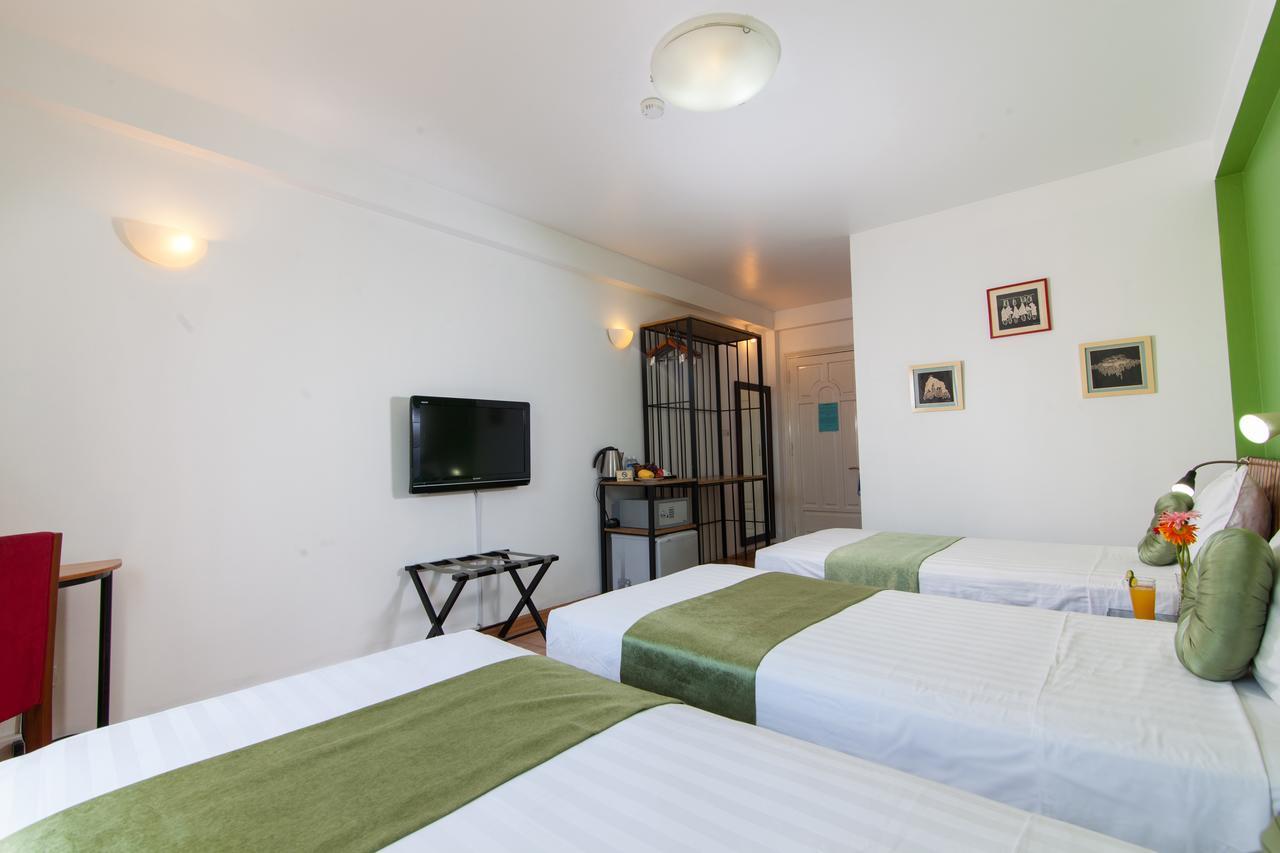 Iris Boutique Hotel Hanoi Buitenkant foto